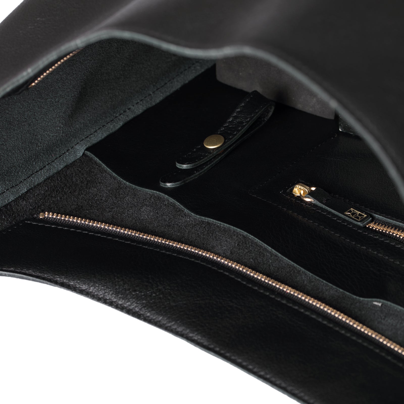 Overtime Tote in full-grain leather, versatile leather tote for work or travel