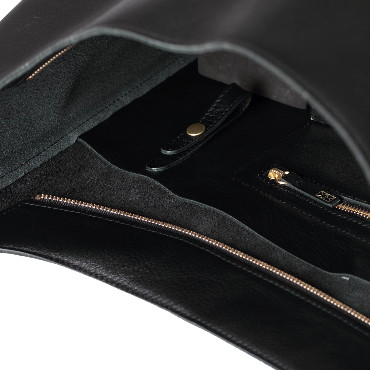 Overtime Tote in full-grain leather, versatile leather tote for work or travel