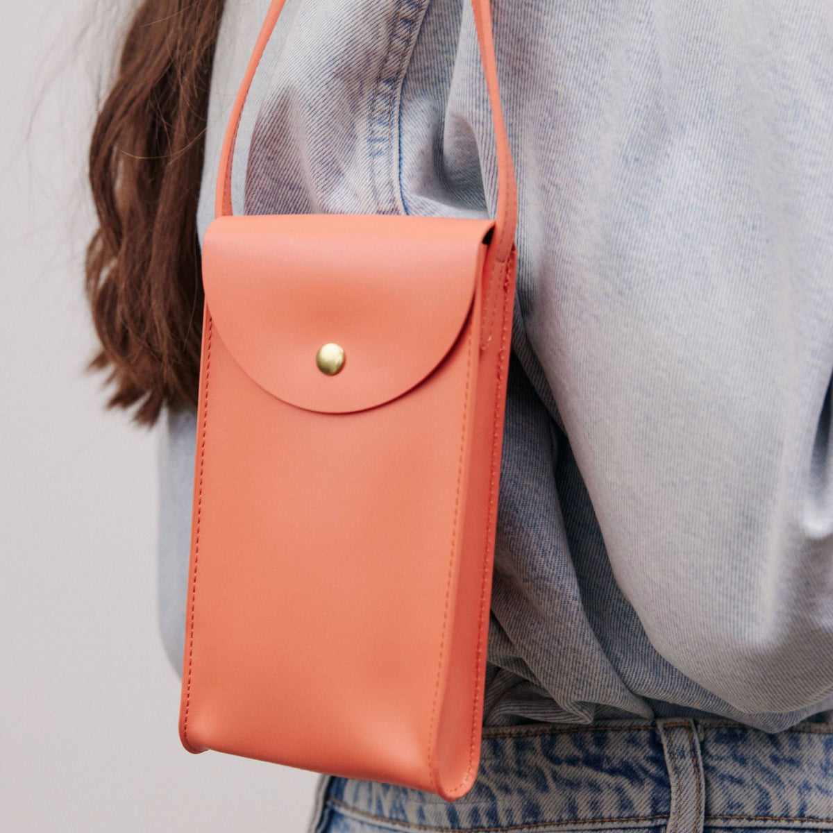 Mini Bandit crossbody bag in luxury full-grain leather, minimalist handbag for everyday wear