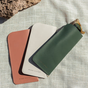 The Looker Glasses Case
