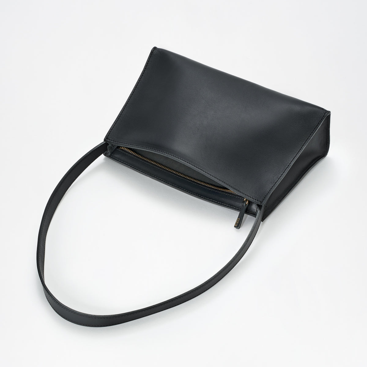 【Anyone more】Shoe Leather String Shoulder Bag NIcole Miller Women's Black Patent/Alligator like Shoulder